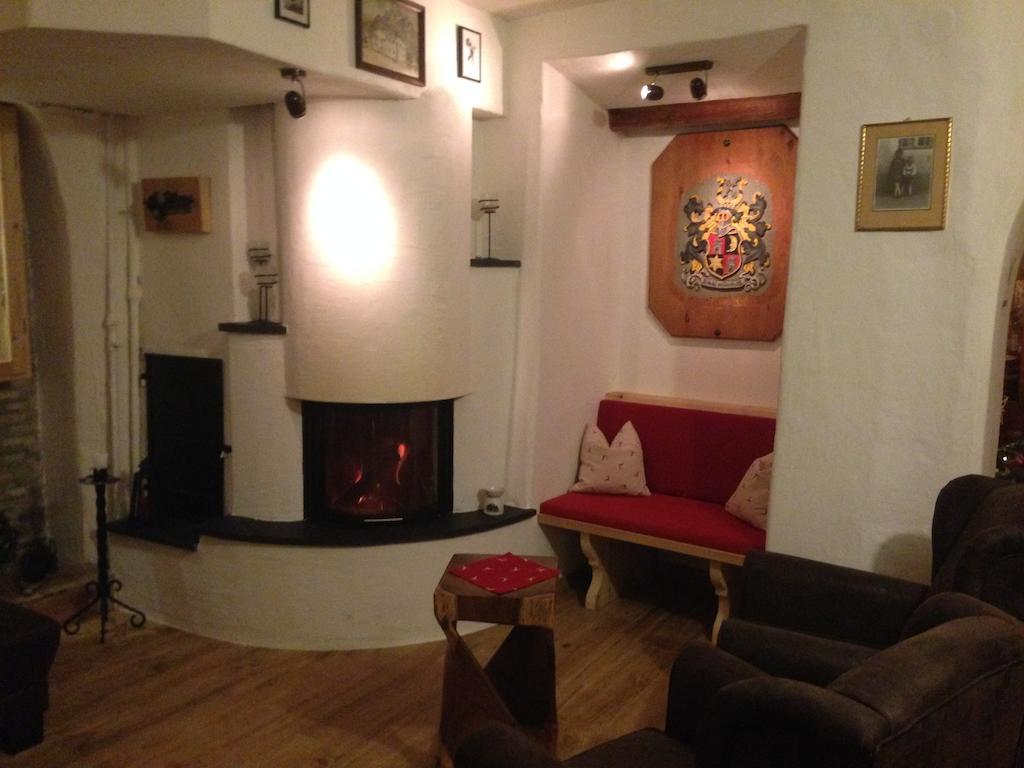 Hotel Schwarzer Adler Pettneu am Arlberg Bagian luar foto