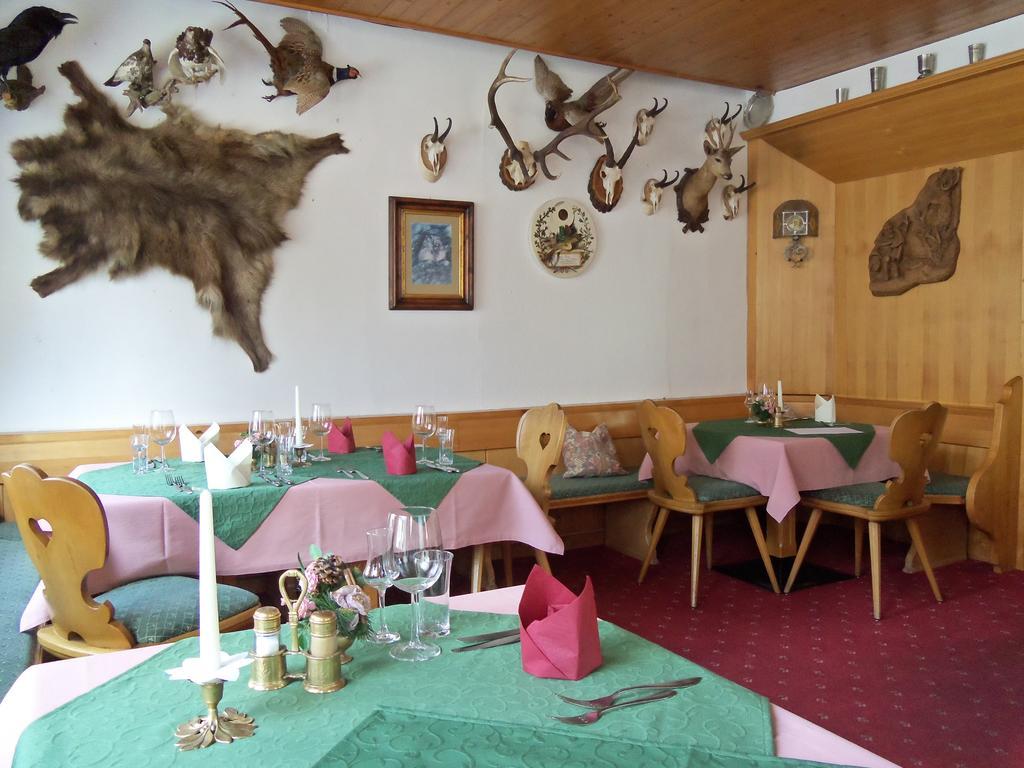 Hotel Schwarzer Adler Pettneu am Arlberg Bagian luar foto