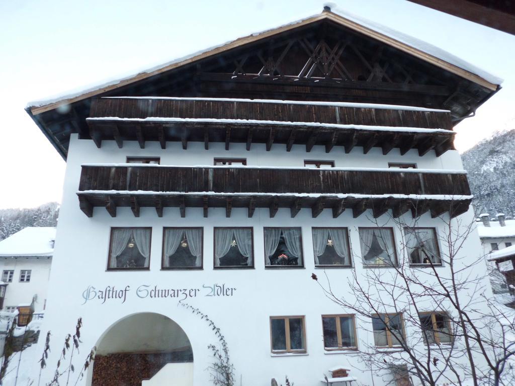 Hotel Schwarzer Adler Pettneu am Arlberg Bagian luar foto