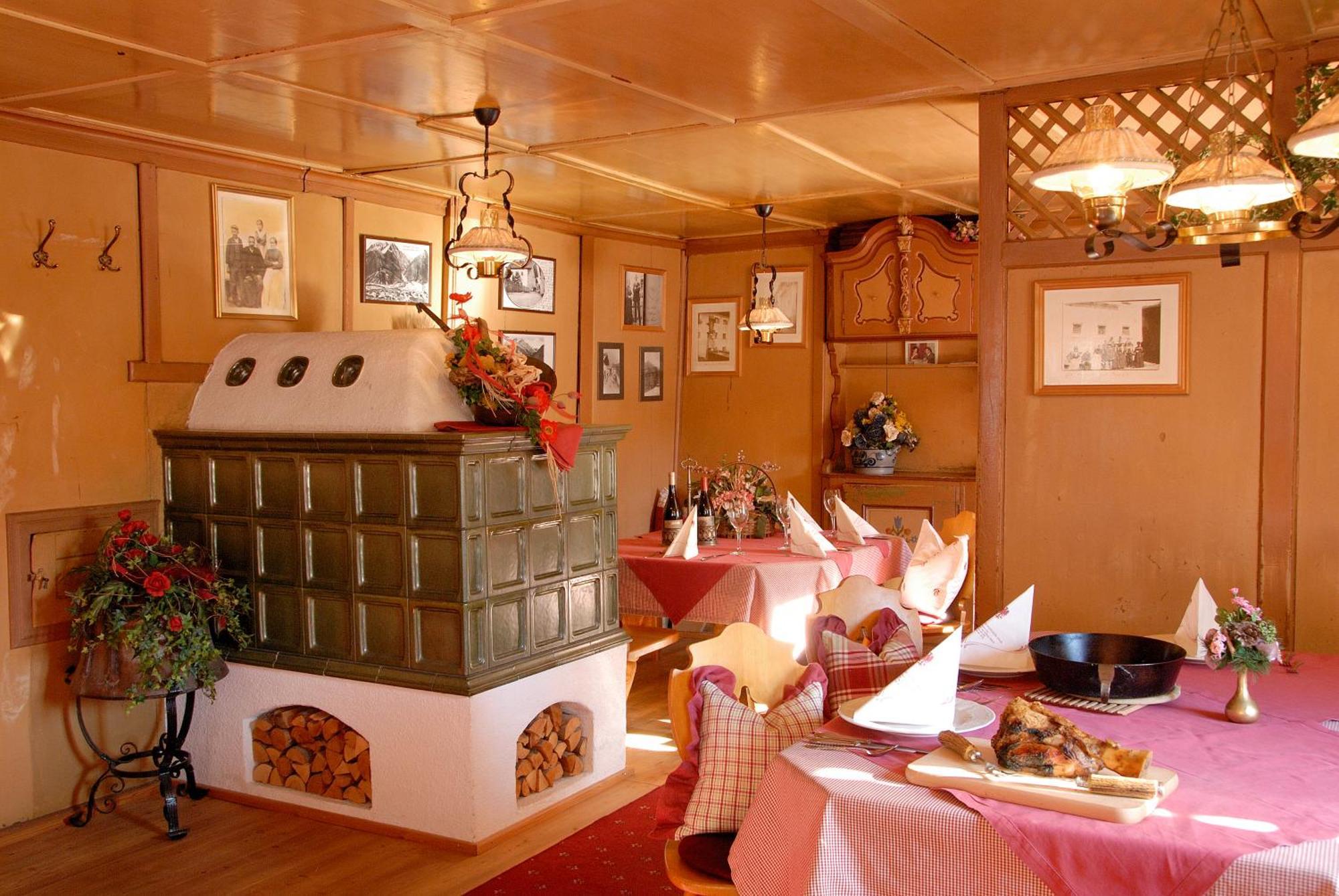 Hotel Schwarzer Adler Pettneu am Arlberg Bagian luar foto