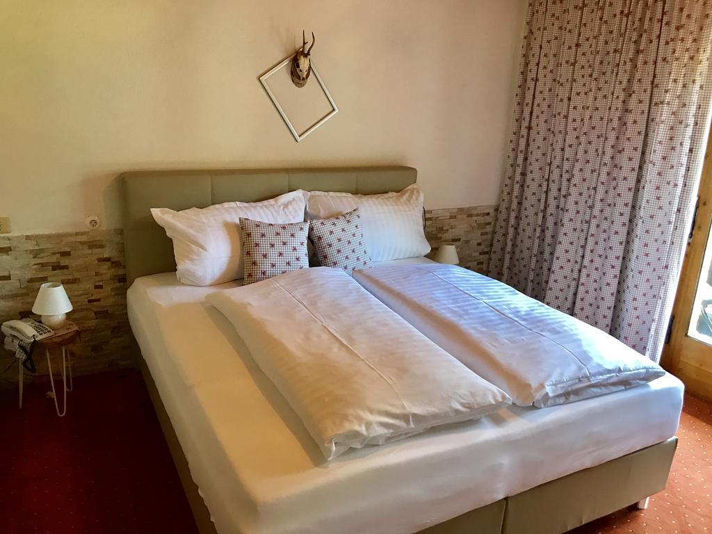 Hotel Schwarzer Adler Pettneu am Arlberg Bagian luar foto