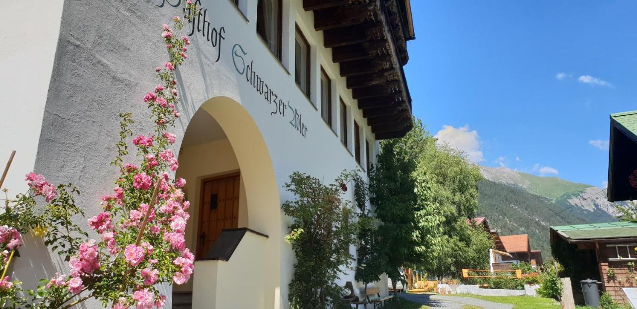 Hotel Schwarzer Adler Pettneu am Arlberg Bagian luar foto