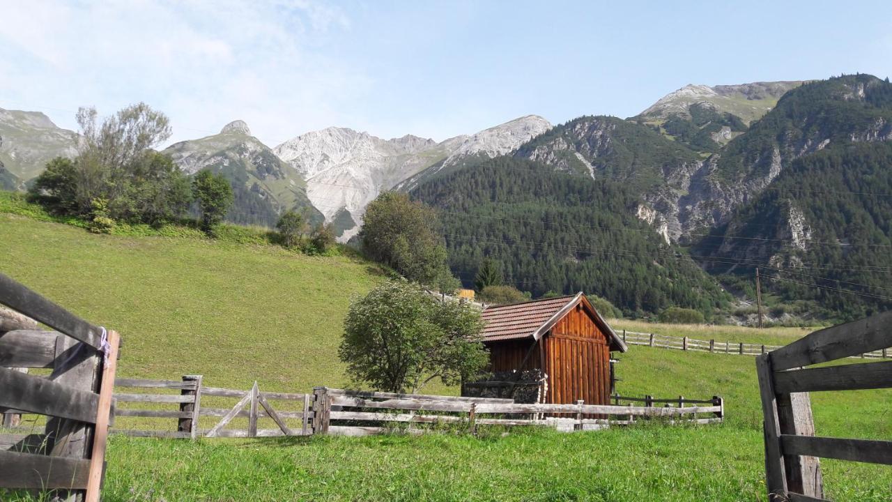 Hotel Schwarzer Adler Pettneu am Arlberg Bagian luar foto